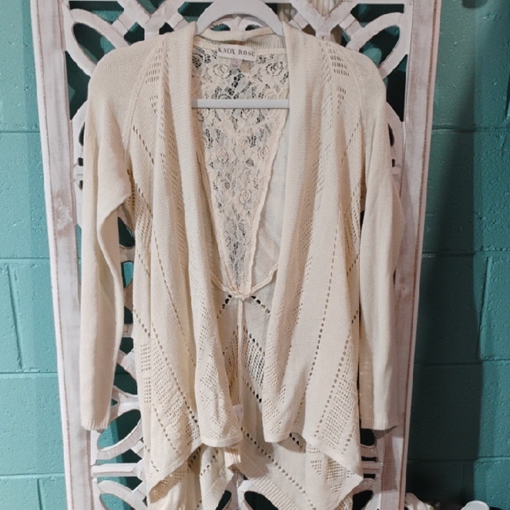 Romantic Knox Rose Ivory Lace Women's Cardigan W Intricate Details